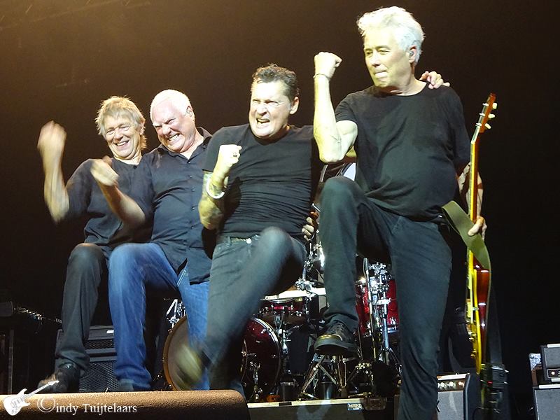 Golden Earring October 07 2015 show photo Eindhoven made by Cindy Tuijtelaars